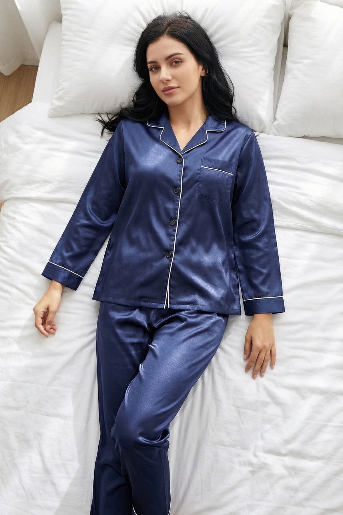 Pyjama en Soie de Mûrier avec Biais Contrasté Bleu Marin Ensemble de Nuit Luxe