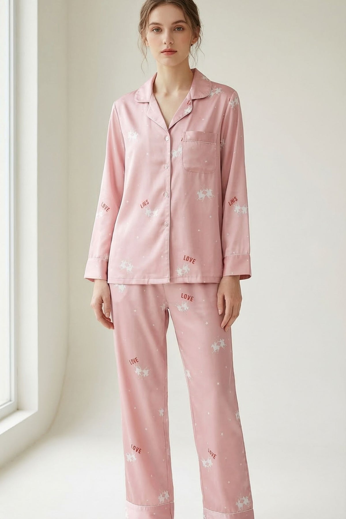 Pyjama en Soie de Mûrier avec des Broderies Florales – DOUCEUR EN SOIE