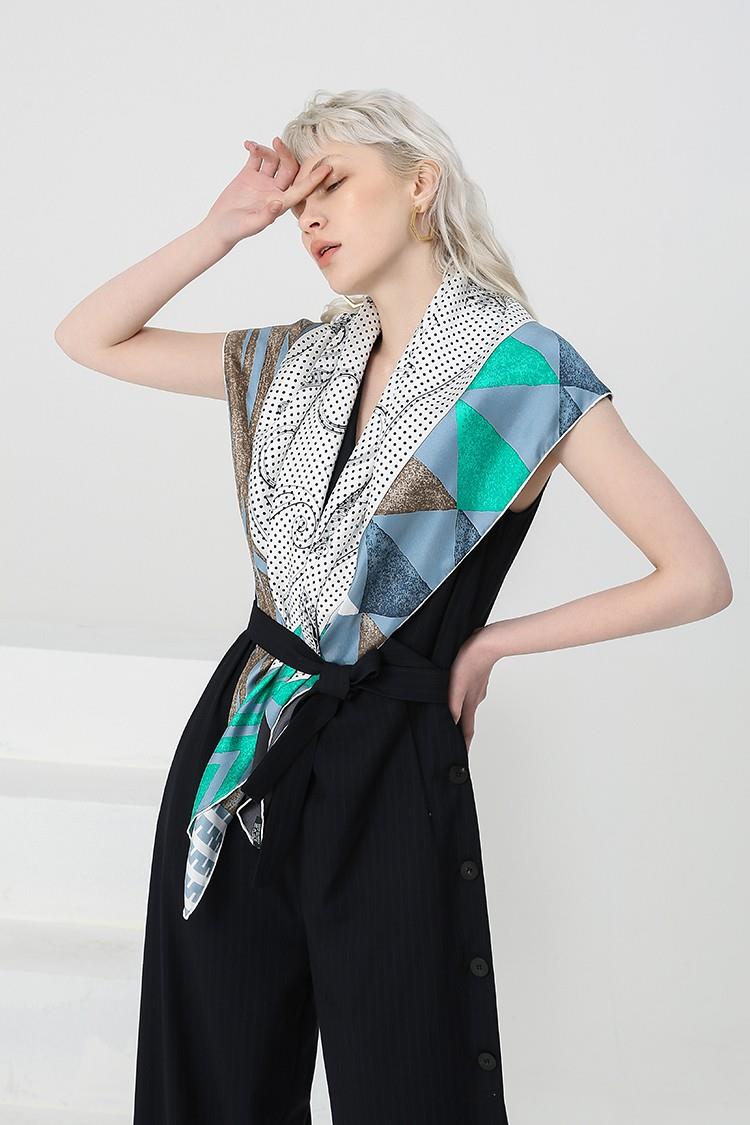 Foulard en Soie de Mûrier 110x110cm – Twill Imprimé Main