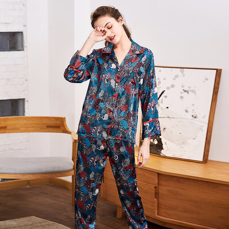 Pyjama en Soie Imprimée – Élégance Nocturne