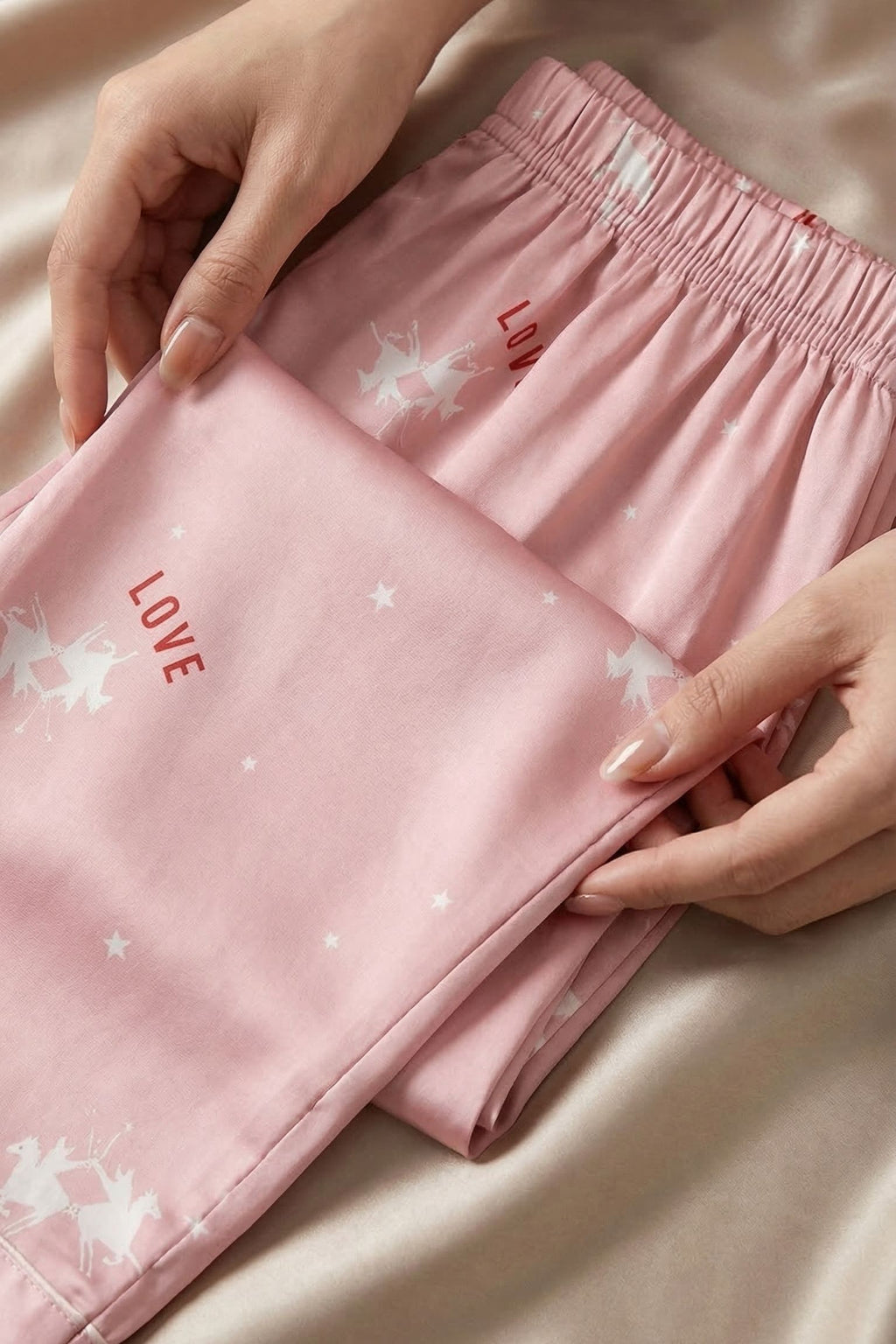 Pyjama en Soie de Mûrier avec des Broderies Florales – DOUCEUR EN SOIE