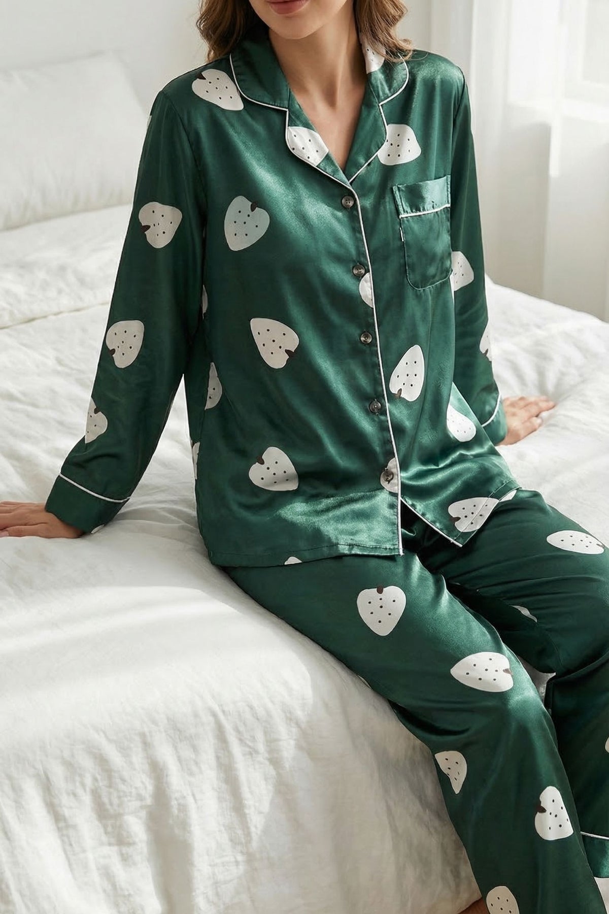 Pyjama en Soie de Mûrier avec Broderies Florales – DOUCEUR EN SOIE