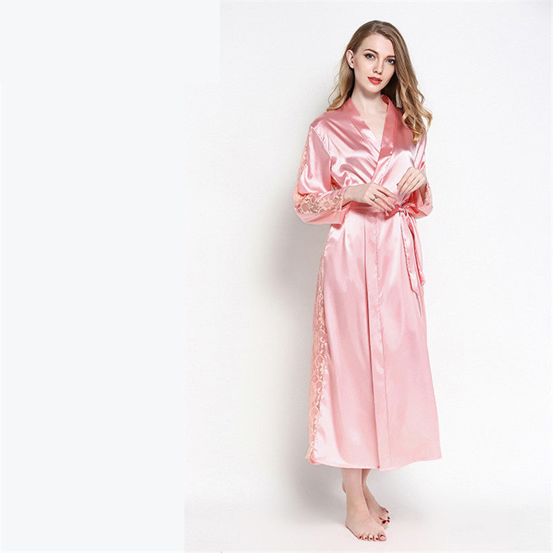 Long Peignoir en Soie & Dentelle – Élégance et Raffinement au Quotidien