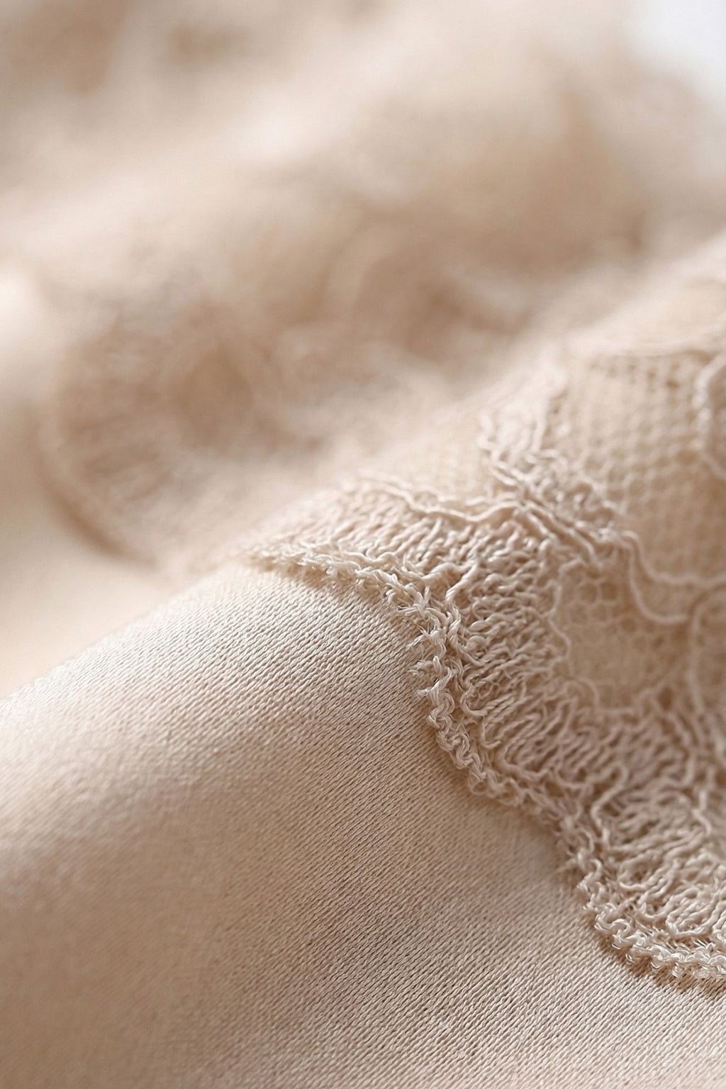 Ensemble Cami & Short en Soie de Mûrier avec Dentelle Florale Beige