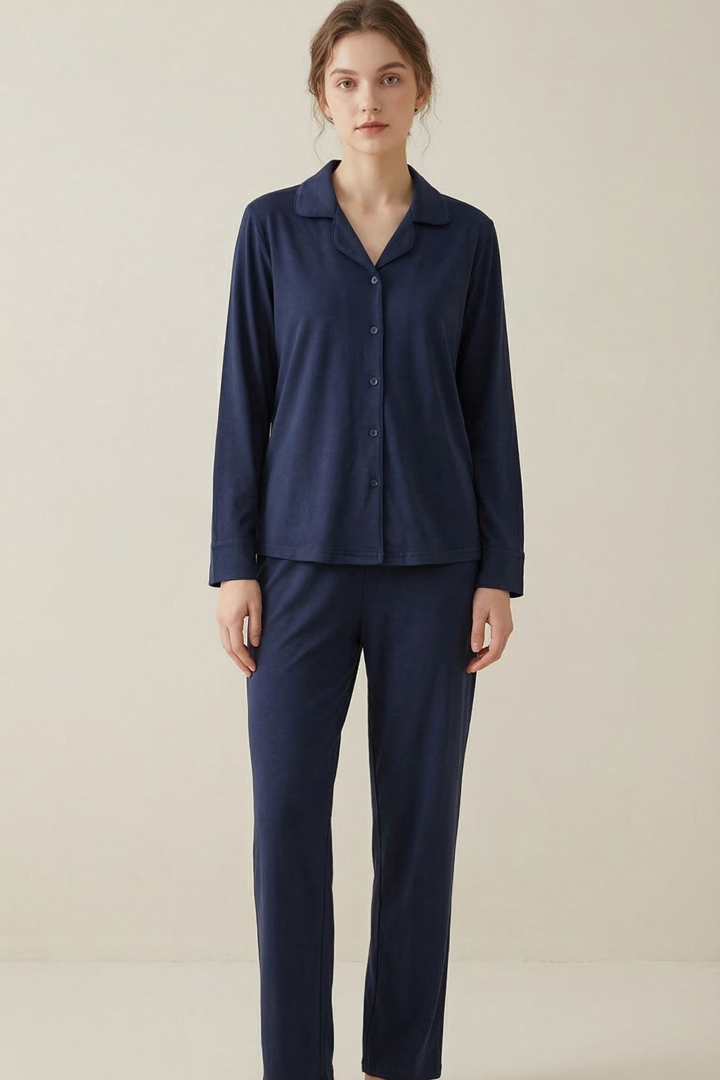 Pyjama en Soie de Mûrier Bleu Marin - Col Chemise et Revers Élégants