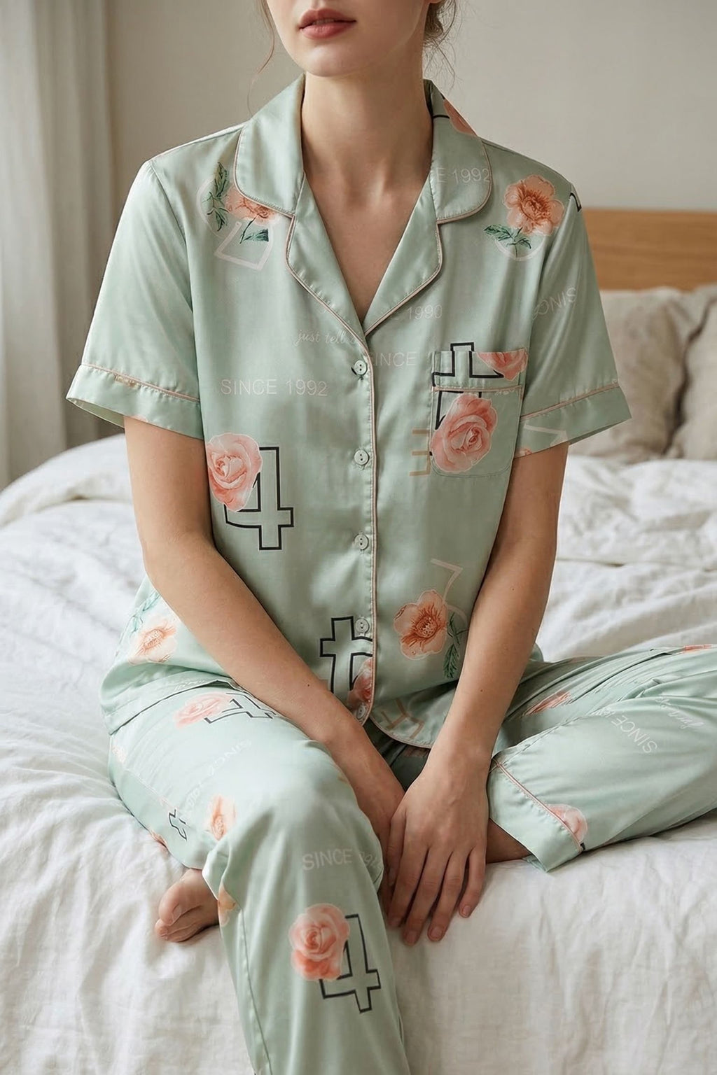 Pyjama en Soie de Mûrier avec Broderies Florales – DOUCEUR EN SOIE