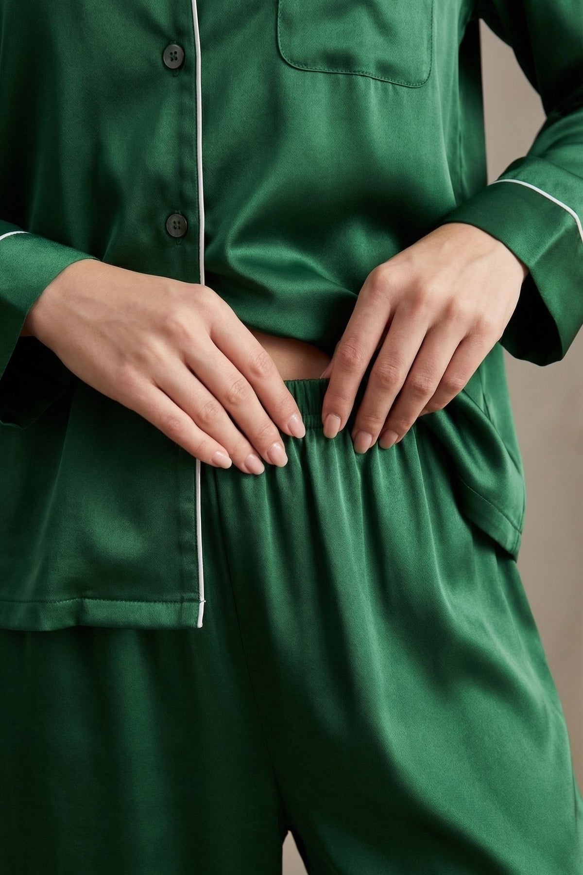 Pyjama en Soie de Mûrier avec Biais Contrasté Vert - Ensemble de Nuit Luxe