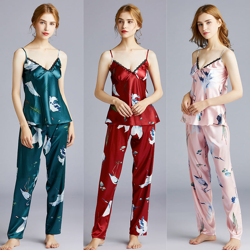 Pyjama en Soie à Bretelles – Élégance Grue & Douceur d’Été