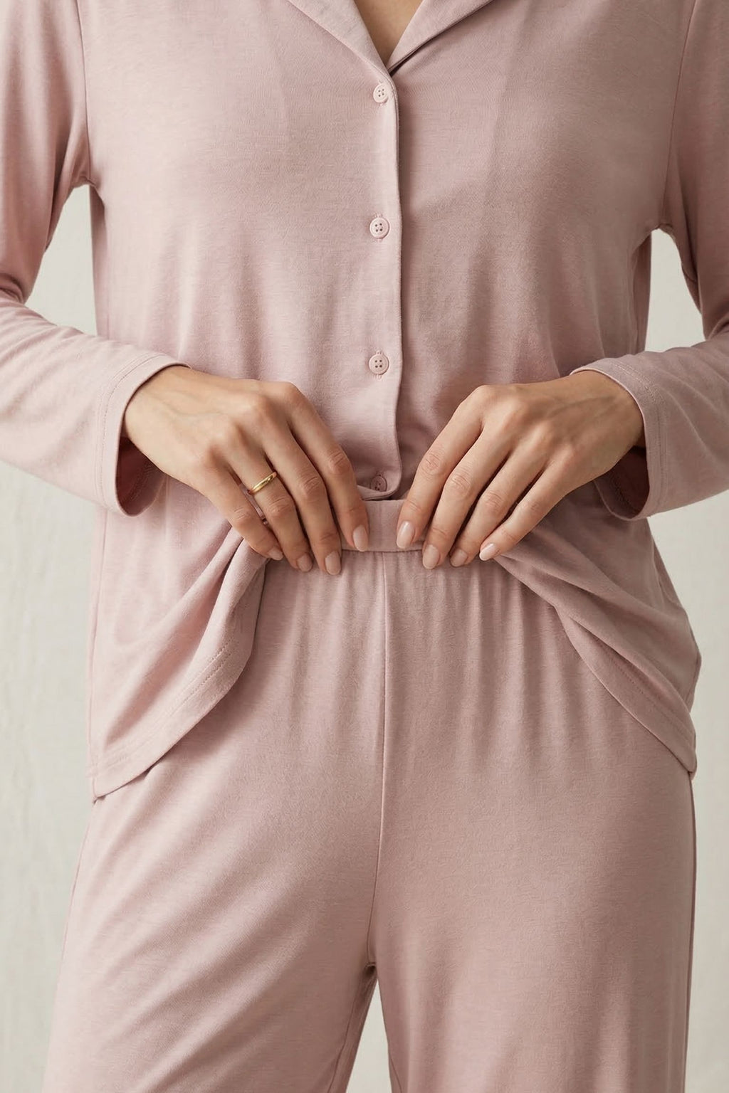 Pyjama en Soie de Mûrier - Col Chemise et Revers Élégants
