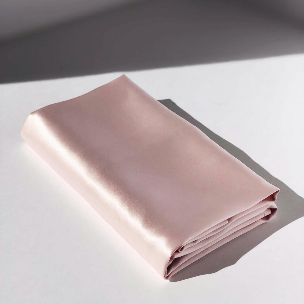 Taie d’Oreiller en Soie de Mulberry 22 Mommes – Beauté, Confort et Élégance Nocturne