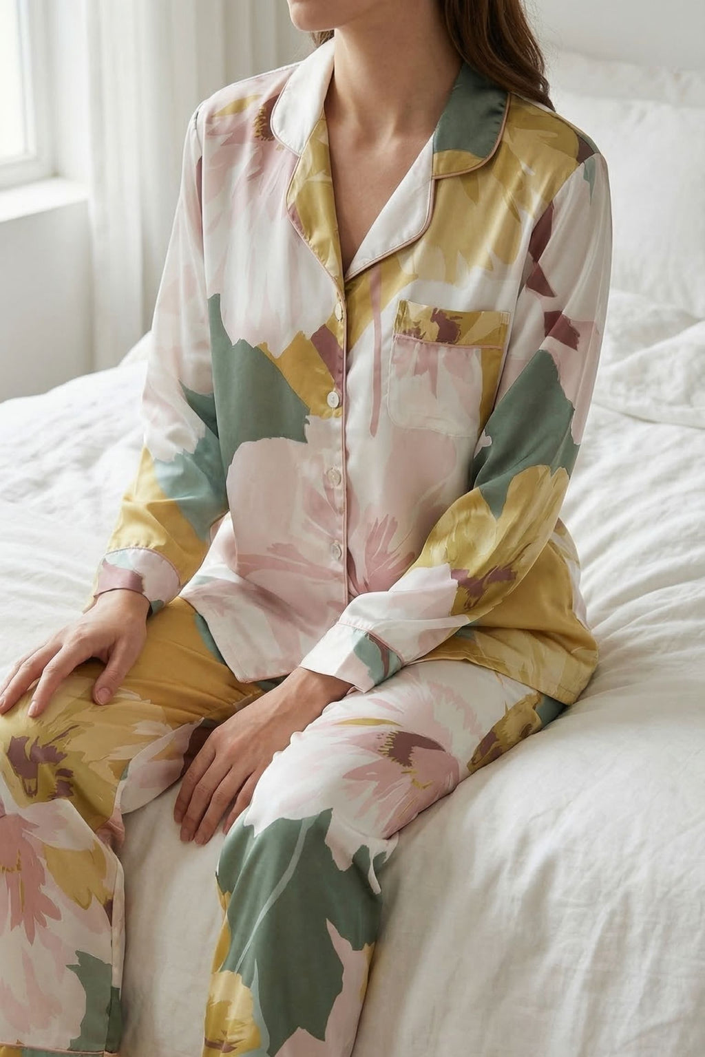 Pyjama en Soie de Mûrier avec Broderies Florales – DOUCEUR EN SOIE