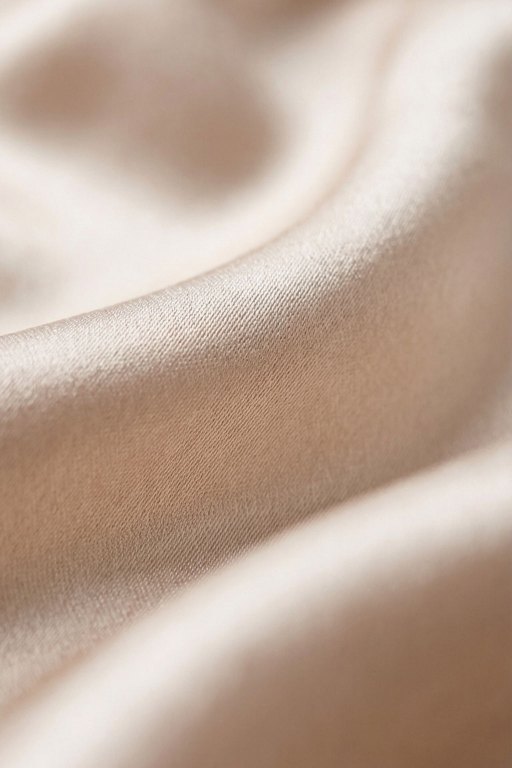 Nuisette en Soie de Mûrier avec Short Assorti Beige - Ensemble de Nuit