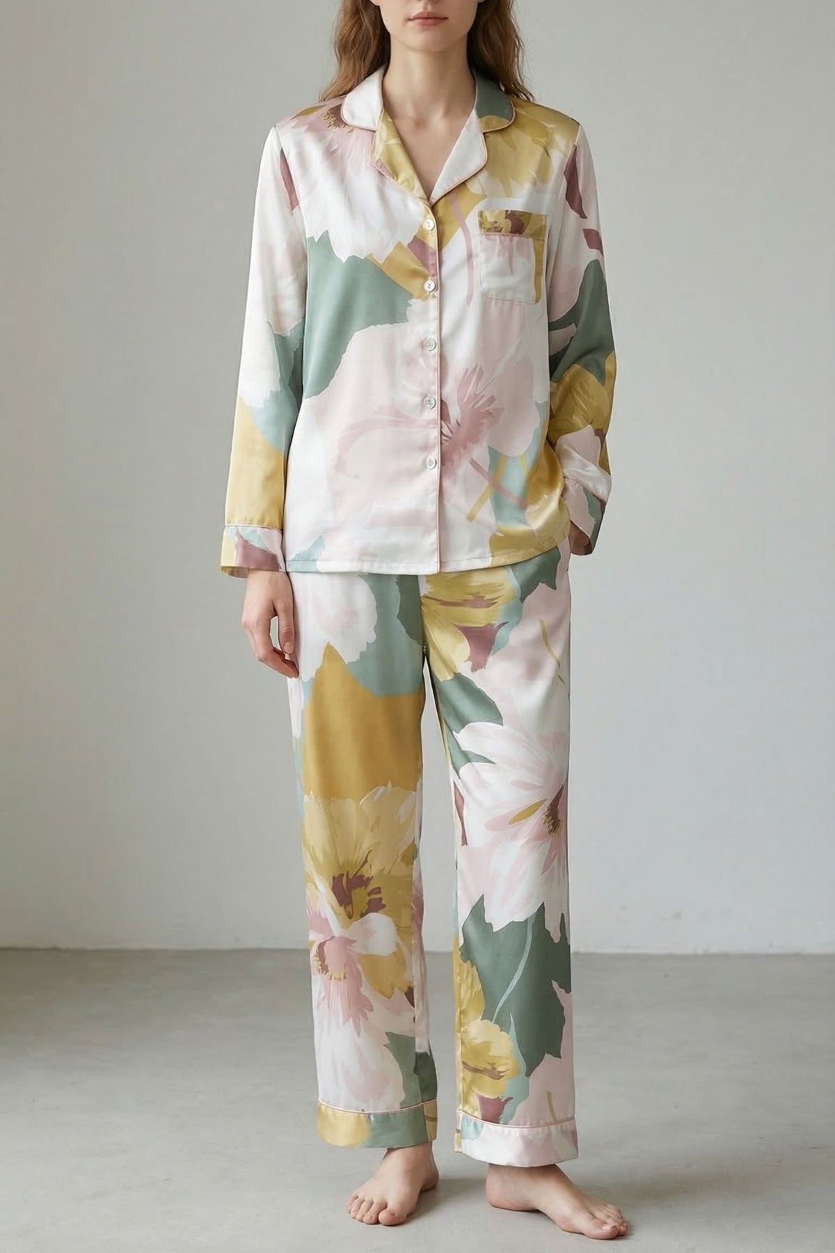 Pyjama en Soie de Mûrier avec Broderies Florales – DOUCEUR EN SOIE
