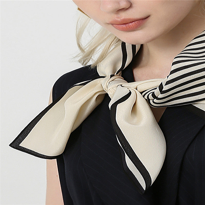 Foulard Carré en Soie de Mûrier 89x89cm | Motif Géométrique Moderne