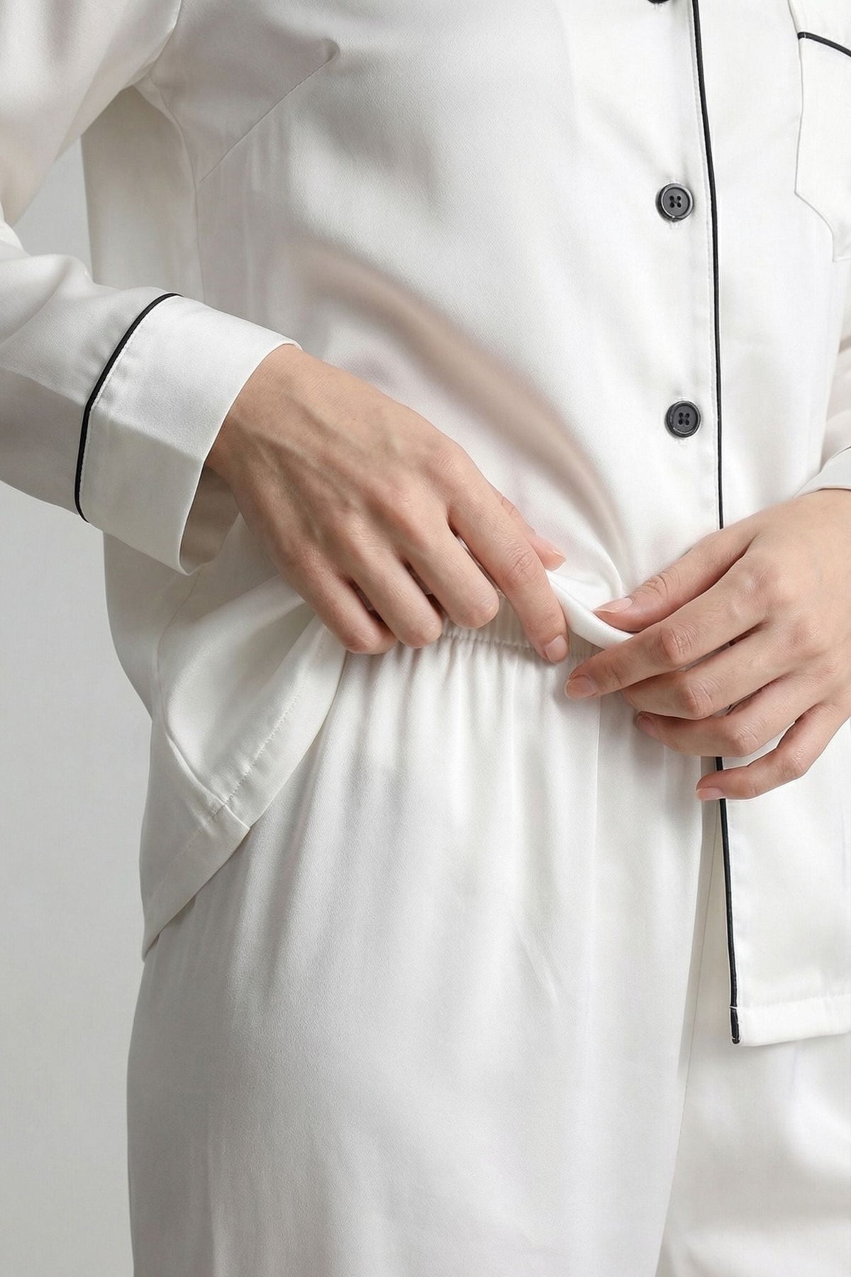 Pyjama en Soie de Mûrier avec Biais Contrasté Blanc | Ensemble de Nuit Luxe