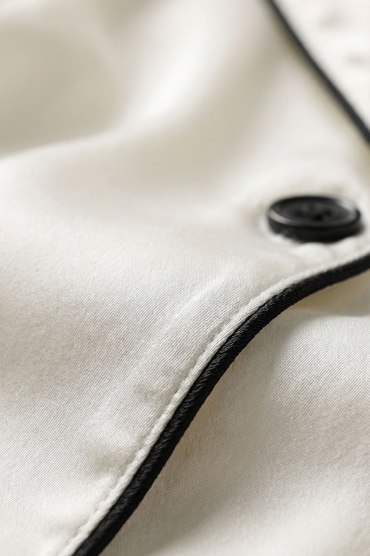 Pyjama en Soie de Mûrier avec Biais Contrasté Blanc | Ensemble de Nuit Luxe