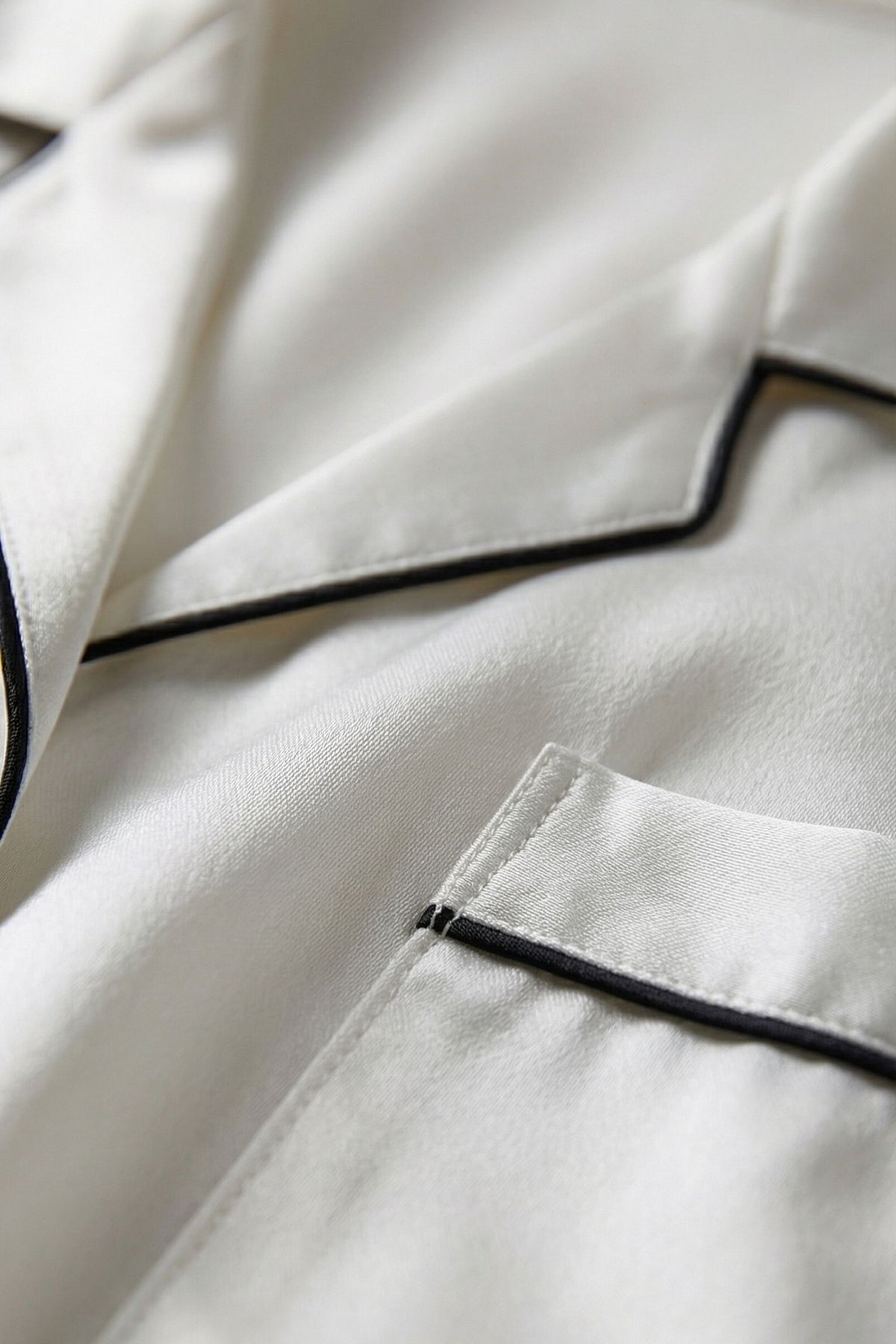 Pyjama Court en Soie de Mûrier Blanc – Ensemble Chemise et Short